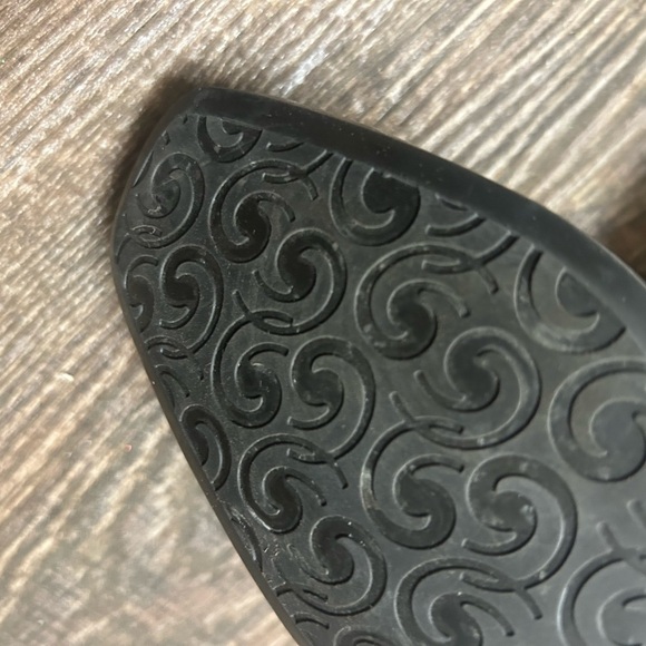 Ara Brown 9.5 NWOT “Luftpolster” Patent Leather Heels printed design underneath - Picture 5 of 16